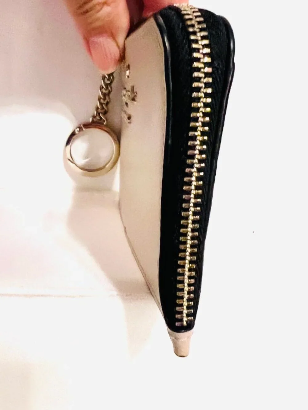 Kate Spade New York-Darcy-L Zip Around NWOT Tan/Black Wallet CC/ID Holder Chain